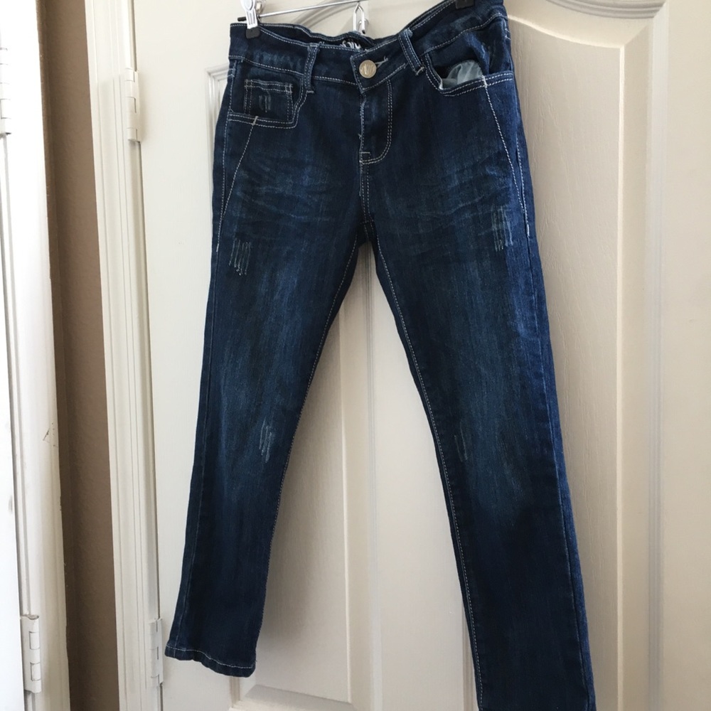 FINAL MARKDOWN Junior distressed jeans 5